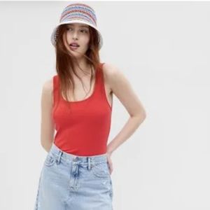 💕(3/$21)💕 GAP Women's Modern Tank Top Red